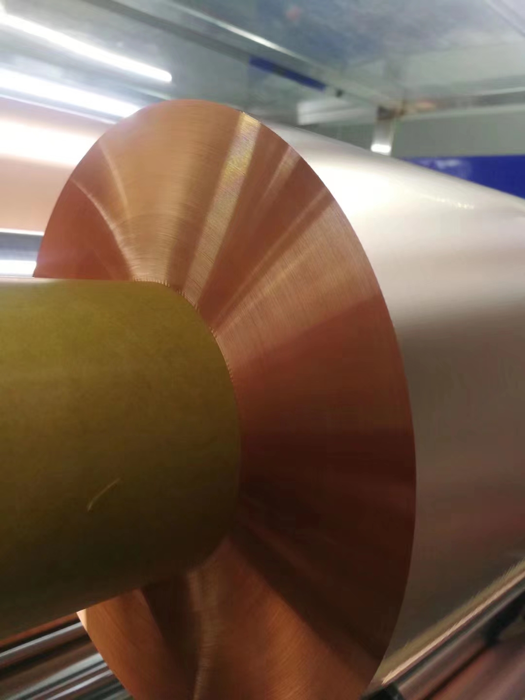 鋰電池銅箔分切（qiē）機 