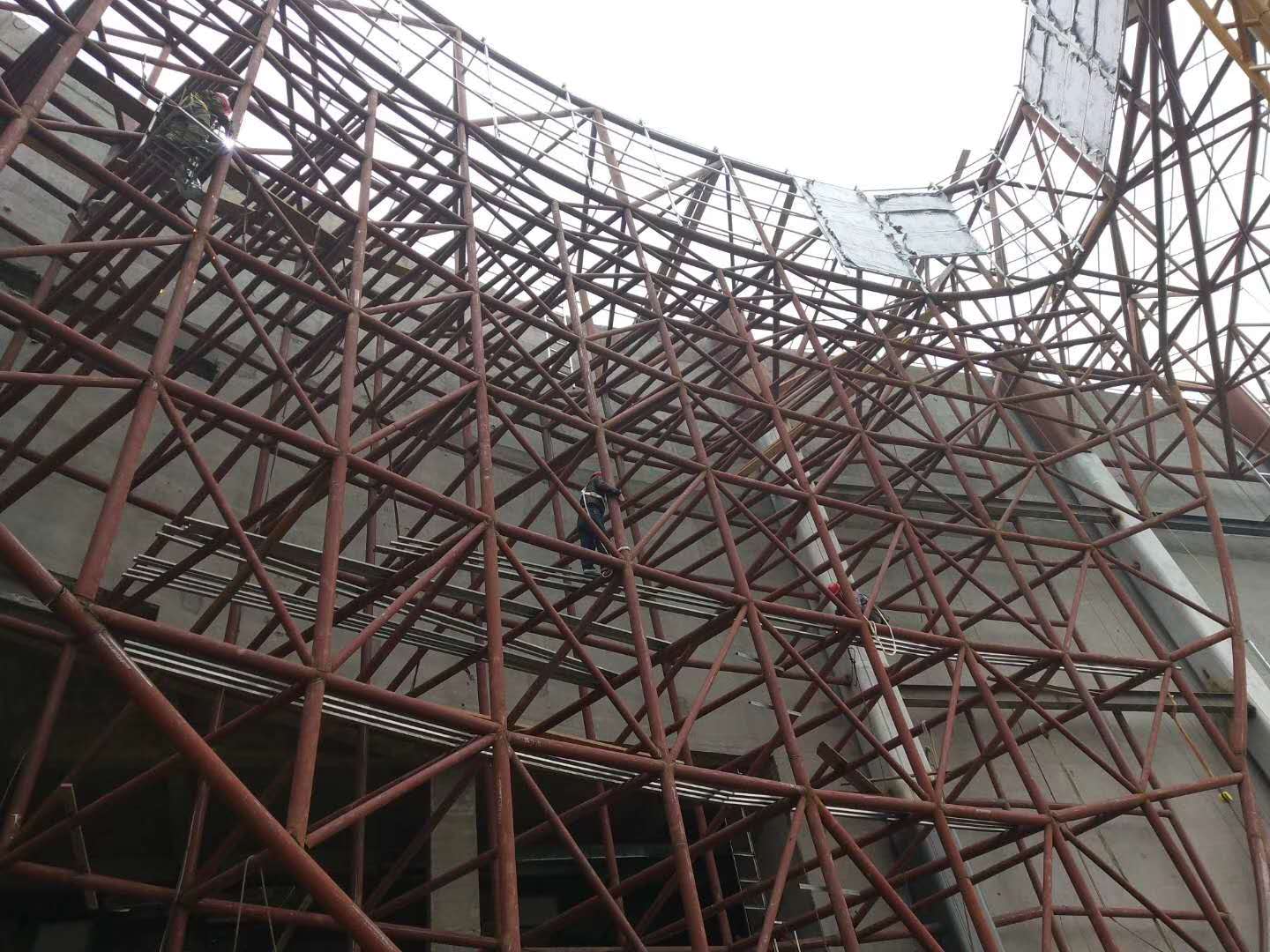 合肥佳源廣場商業廣(guǎng)場戶外防水P10格柵屏 (6).jpg