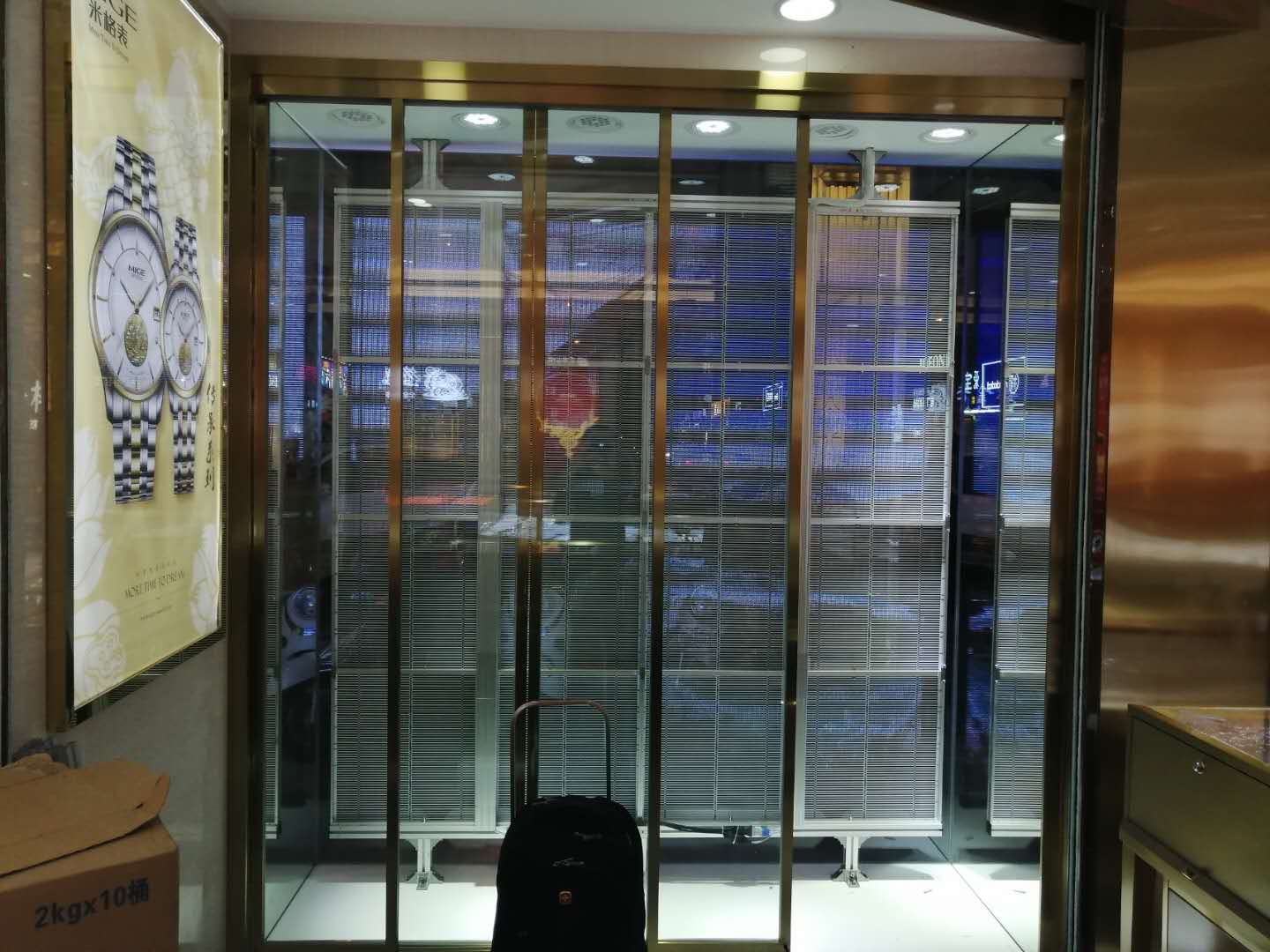 廣西壯族自治區白色鴛（yuān）鴦金樓GH-P3.91透明屏--4平方 (19).jpg